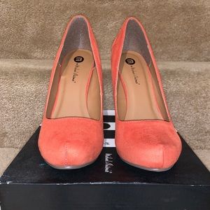 Michael Antonio suede pumps